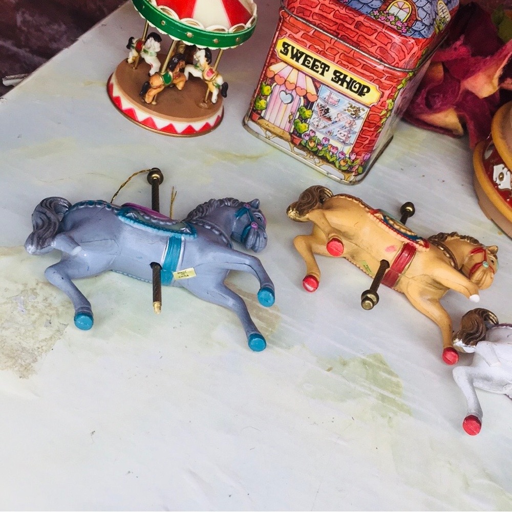 Vintage 80s Enesco  Christmas Carousel Set - Picture 13 of 14